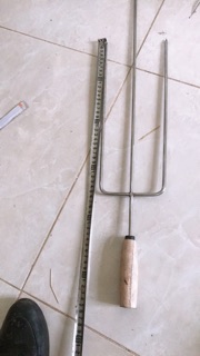 Xiên nướng 3 chãng cán gỗ