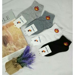 Tất lửa cổ ngắn.
