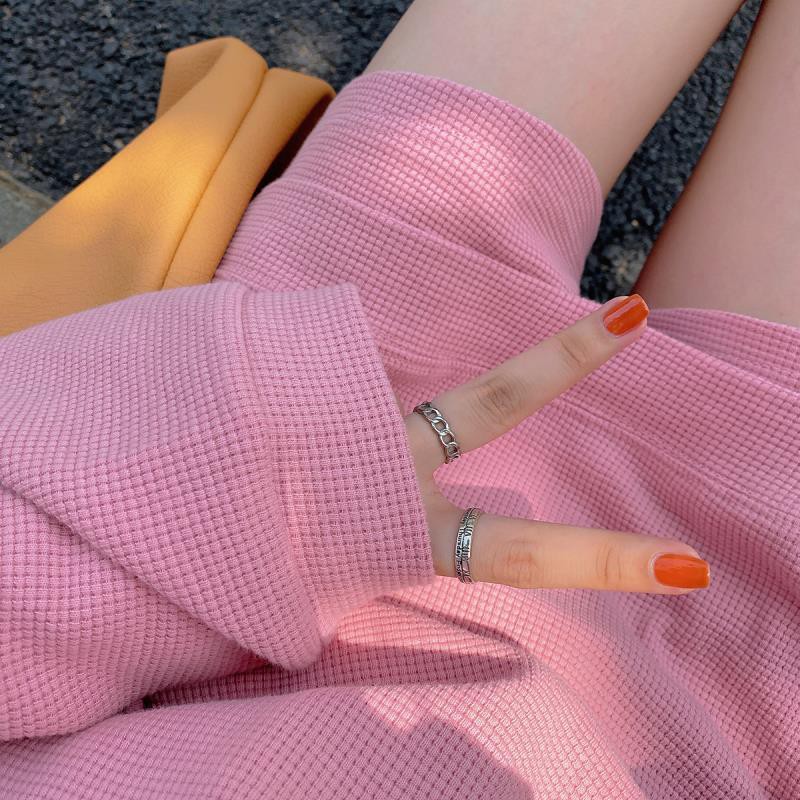 Bộ áo len tay dài cổ tròn và quần ngắn thời trang Hàn Quốc mới thịnh hành cho nữ | BigBuy360 - bigbuy360.vn