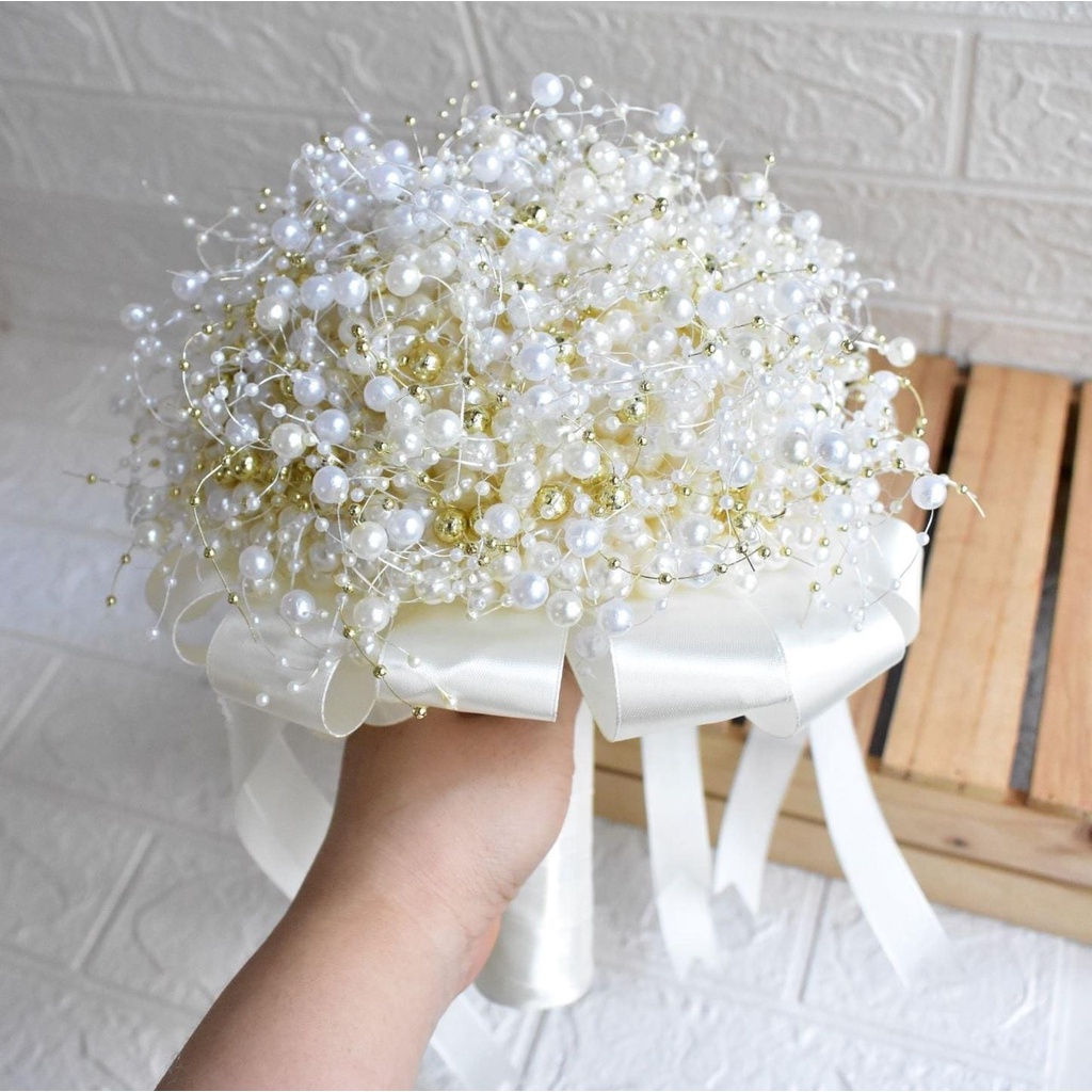 HOA CƯỚI CẦM TAY CÔ DÂU KẾT CƯỜM HẠT CƯỜM MÀU VÀNG ĐỒNG GOLD GIÁ RẺ TAY CẦM ÁNH BẠC TẶNG KÈM CÀI ÁO CHÚ RỂ