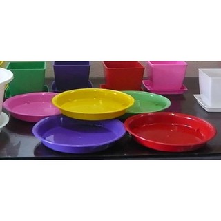 Đĩa tròn lót chậu đường kính cả đĩa 23 cm, lòng đĩa 20 cm
