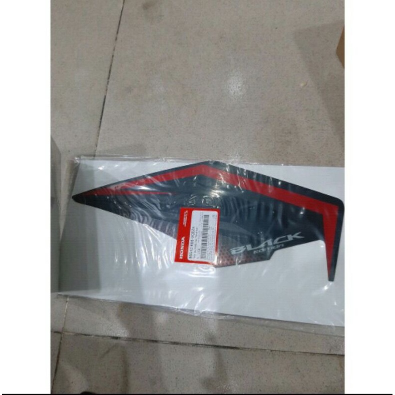 Tem balack bên yếm airblade đen mờ 2019 chính hãng honda