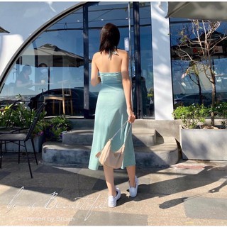 Váy dài cổ yếm
