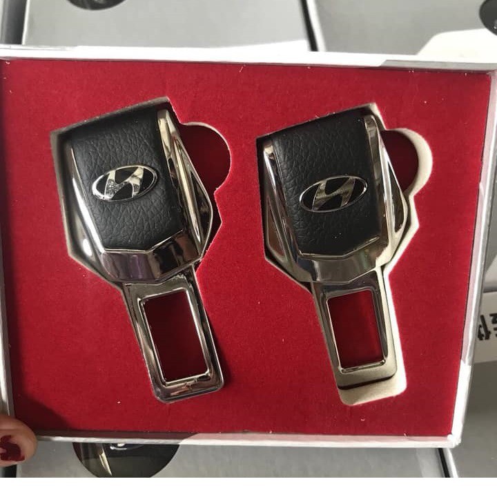 Combo 2 chốt an toàn xe hơi logo HÃNG HYUNDAI