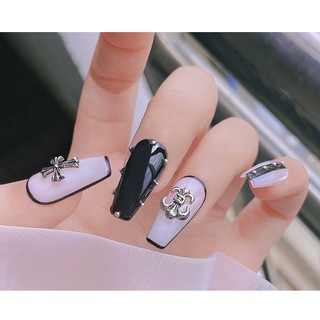 charm thánh giá mới