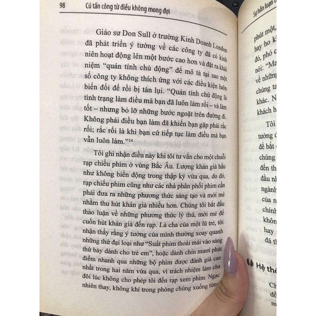 Sách - Cú tấn công từ điều không mong đợi