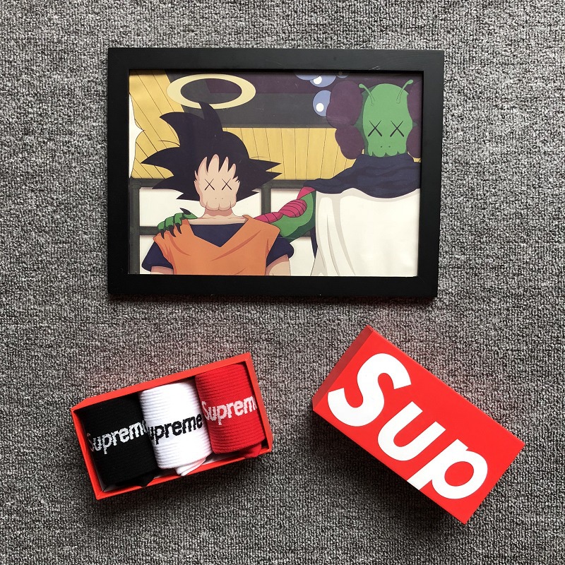1 Hộp 3 đôi tất Supreme ( 3 màu Đen Đỏ Trắng ) - Free ship + Quà tặng Loved socks by TatsTats.vn
