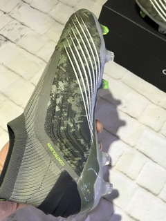 Giày Đá Bóng Predator 19+ không dây FG