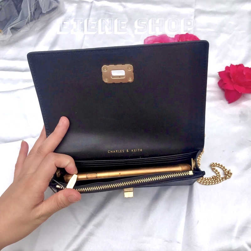 Túi Nữ Dạng Trám Sần Clutch Nữ Có Dây Xích Tháo Dời Micaela Quilted Phone Pouch