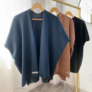 Khăn choàng len. Hình chữ U thích hợp choàng khi mặc Đầm, áo dài, mangto. Chất len mềm đẹp. Sang trọng và quí phái