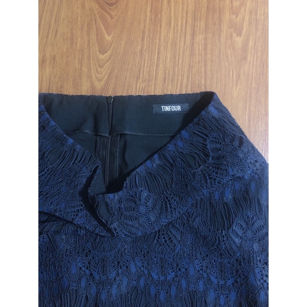 Chân váy ren Tinfour