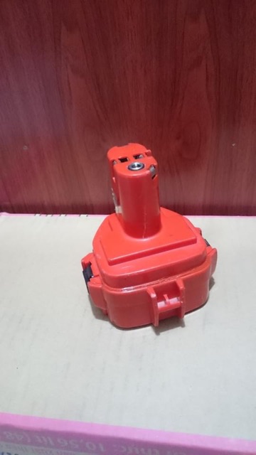 Pin đóng lion makita 12v-4ah thọt + sạc