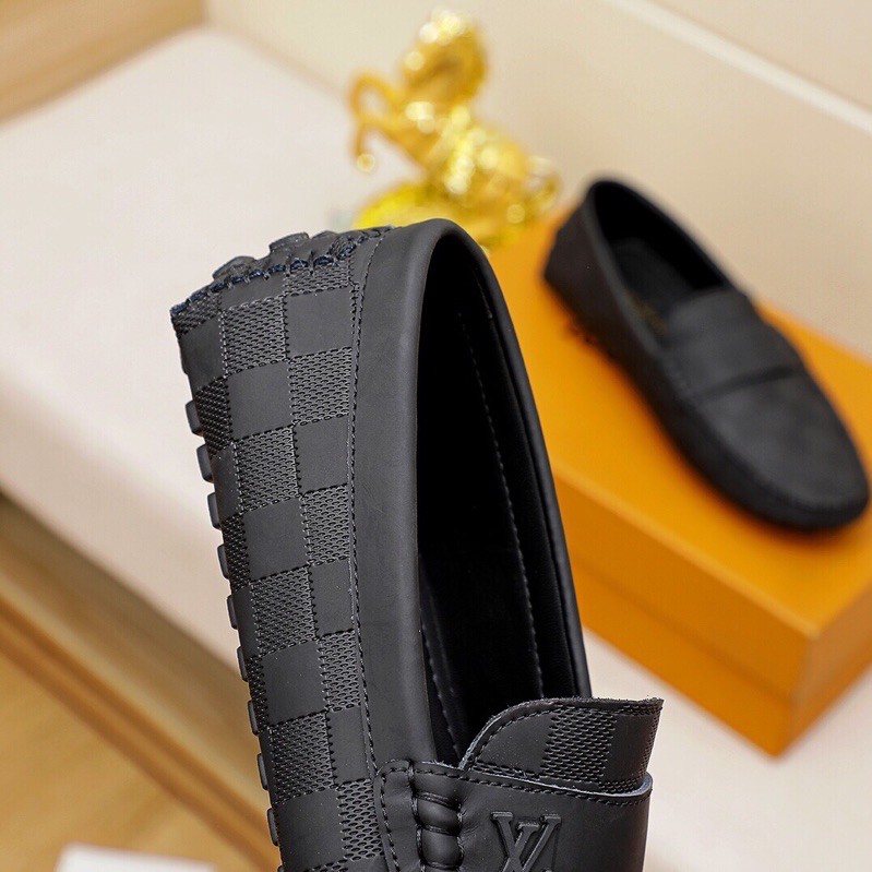 Giày thời trang nam mới của Louis Vuitton = LV da thật cao cấp với thiết kế tinh xảo và tinh tế.