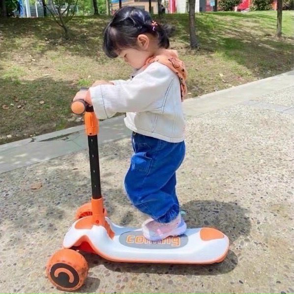 Xe scooter, xe chòi chân kiêm bập bênh cho bé 3 bánh có đèn