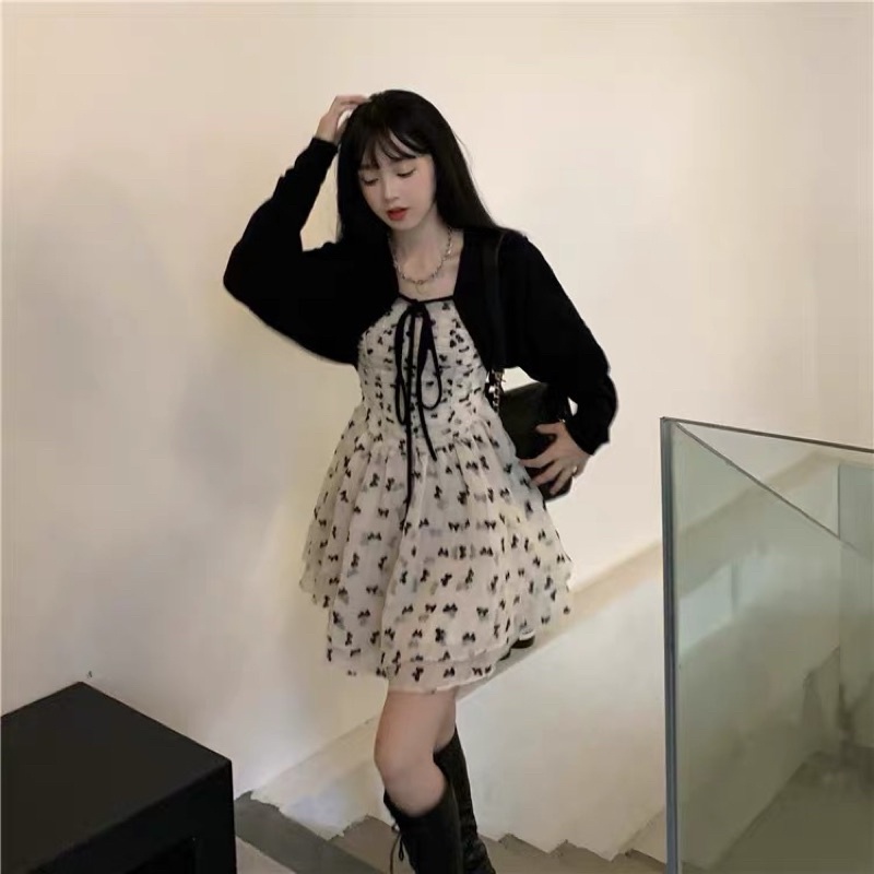 Set váy hai dây hình nơ dáng xòe và áo khoác cardigan thắt nơ đen xinh xắn