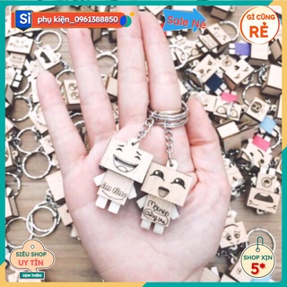 Móc khoá người gỗ giao chữ ngẫu nhiên