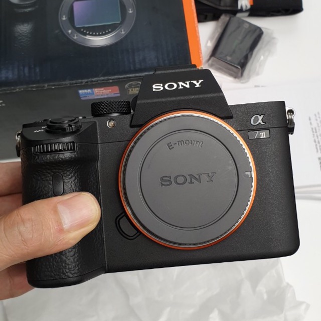 Máy ảnh Sony Alpha A7 mark III ( chính hãng, bh 4-2020, đẹp như mới)