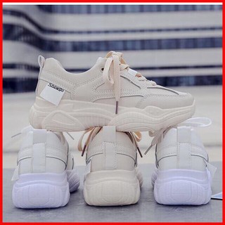 Giày Sneaker nữ giản dị
