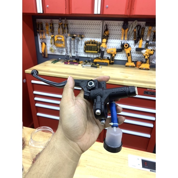 Tay thắng bình dầu rời thái breembo