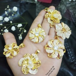 Kiềng cổ nữ mặt hoa cúc