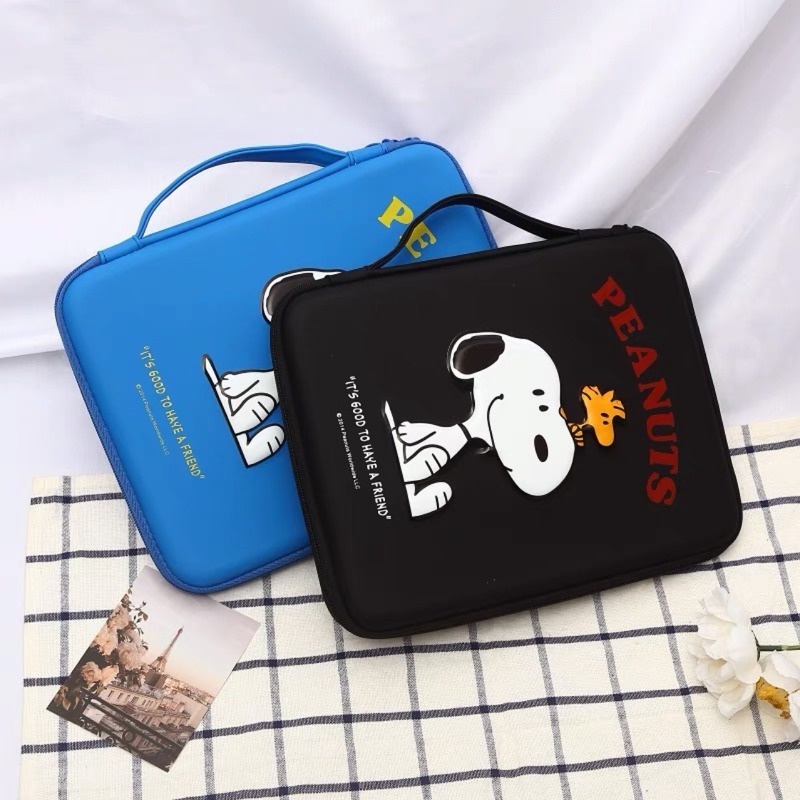 Túi Đựng Máy Tính Bảng Bằng Da PU Cứng Chống Rơi Hình Snoopy 11 Inch Cho IPad Pro