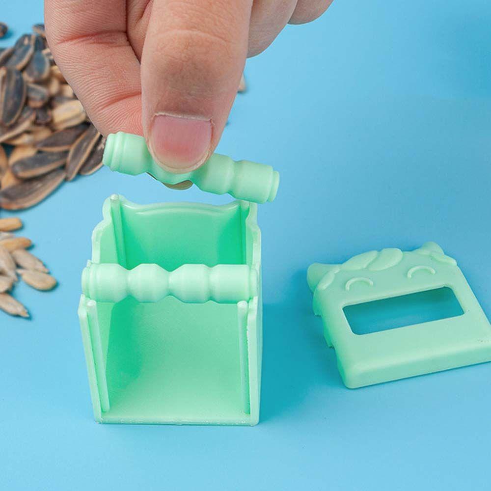 Dụng Cụ Lấy Hạt Dưa Tự Động AUGUSTINA
