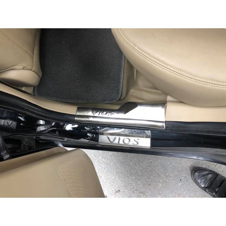 Bộ 8 ốp bậc trong ngoài inox VIOS 2014 2015 2016 2017 2018 2019 2020