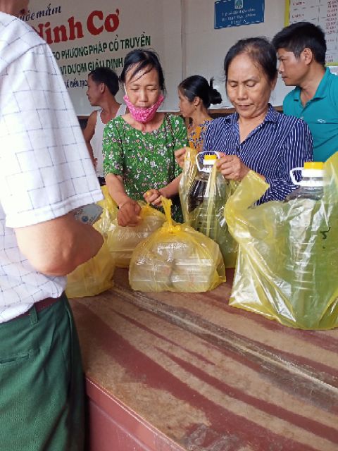 Nước mắm chắt truyền thống không chất bảo quản, chai 1000ml