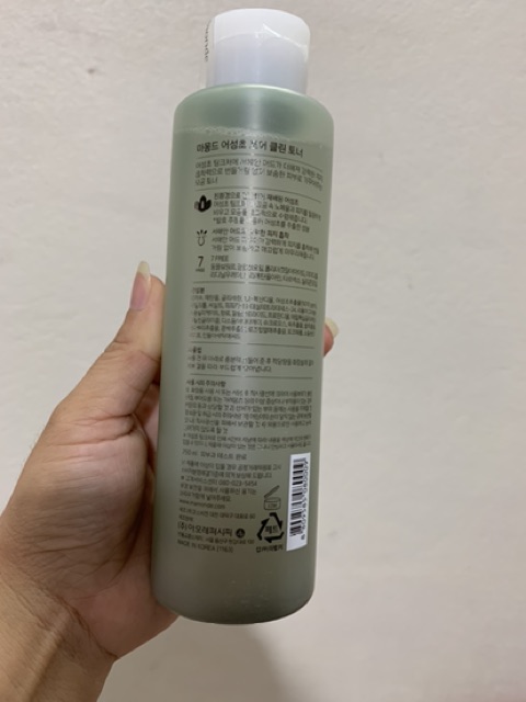 Nước hoa hồng Mamonde Pore Clean Toner Diếp cá bùn non 250ml.