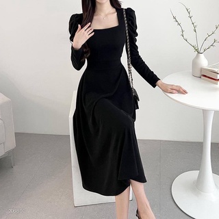 Đầm midi nhung cổ vuông