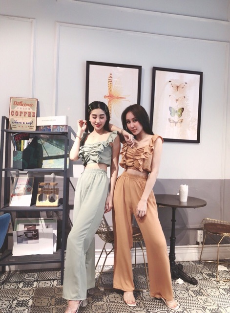 Set áo croptop hai dây bèo quần culottes ống xuông