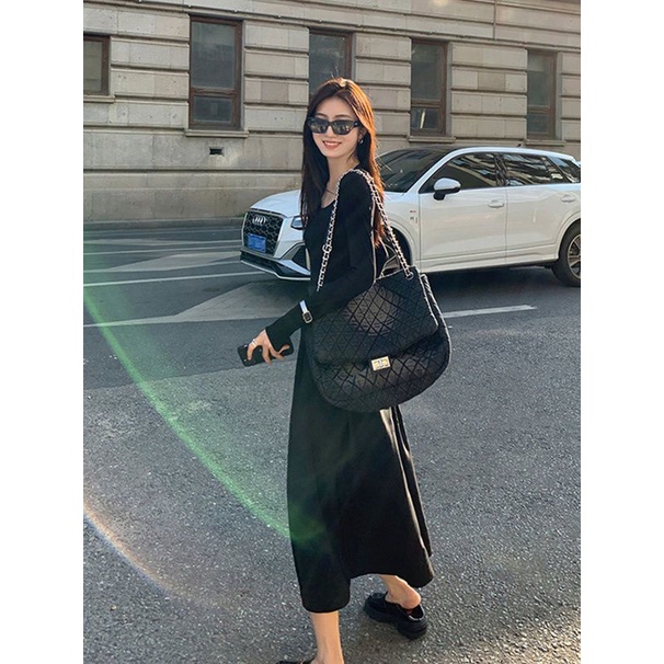 Đầm Tay Dài Cổ Vuông Phong Cách Mới 2022