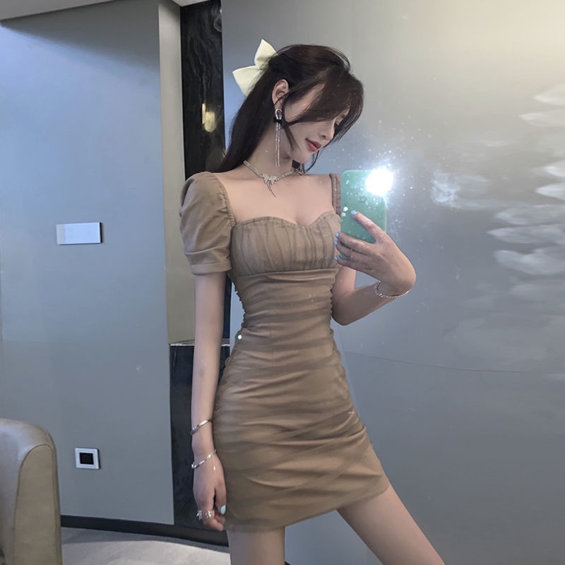 Đầm Đen Tay Phồng Xếp Ly Phong Cách Pháp Cổ Điển Thời Trang Hè 2022