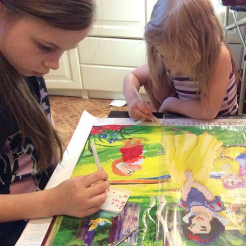 Bộ tranh đính đá tự làm hình cô gái xinh đẹp dùng trang trí | BigBuy360 - bigbuy360.vn