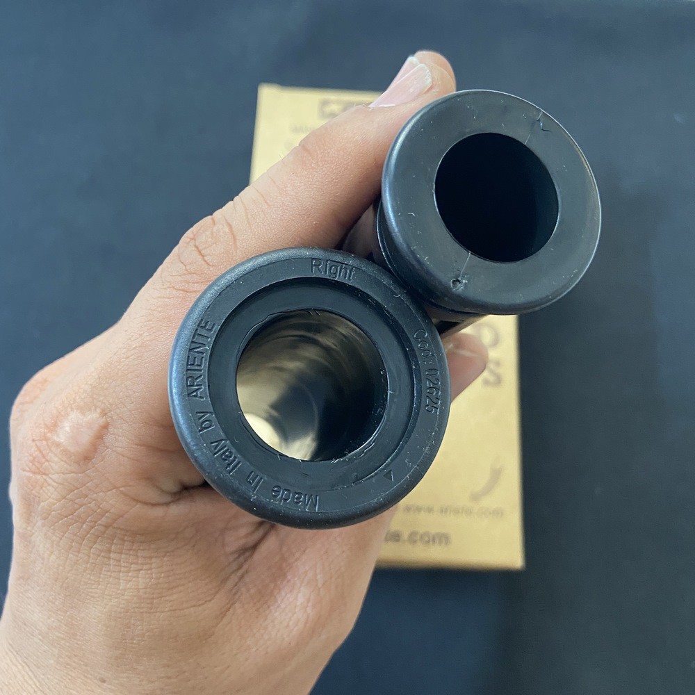 [XẢ KHO] ( MẪU Z1000 ) BAO TAY ROAD GRIPS MẪU Z1K CAO SU CAO CẤP SIÊU MỀM MẠI