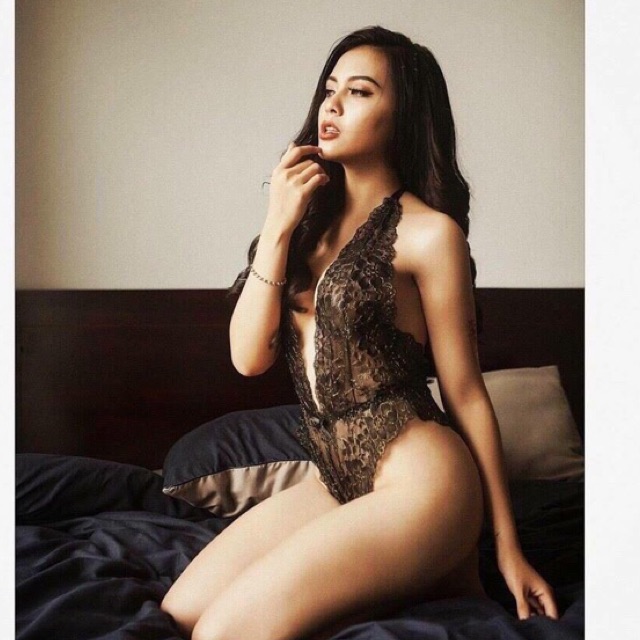 bodysuit ren kim tuyến kèm mặt nạ