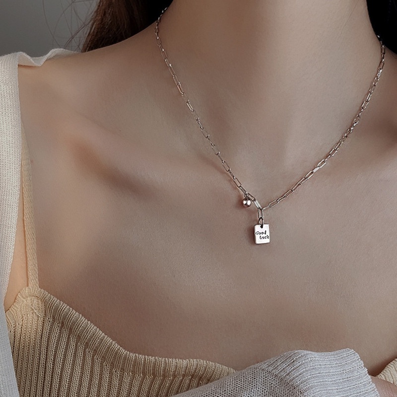 Vòng cổ Thép Titan Mặt Vuông Nhỏ May Mắn Phong Cách Hàn Quốc
