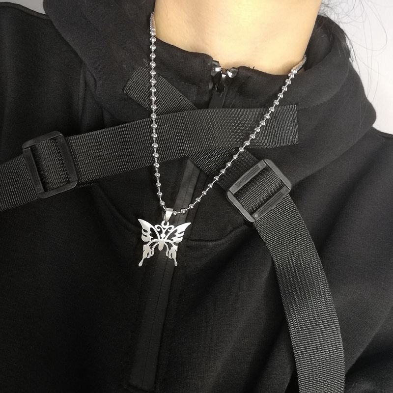 Dây chuyền titan mặt hình bươm bướm độc đáo thời trang