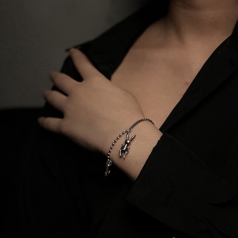 Vòng Tay Gắn Mặt Hình Chú Thỏ Ngộ Nghĩnh Phong Cách Hip-Hop