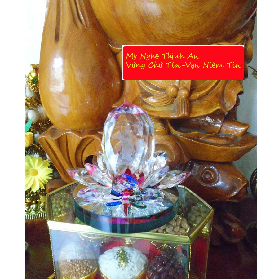 Tượng Phật Bà Quan Âm tòa sen pha lê đa sắc - QA7M