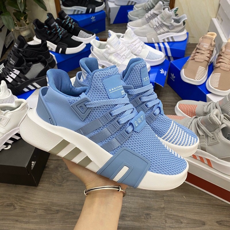 Giày EQT