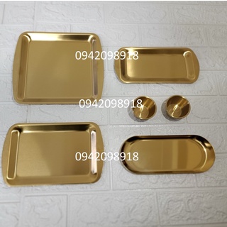 Khay inox màu vàng đồng dựng dụng cụ y tế
