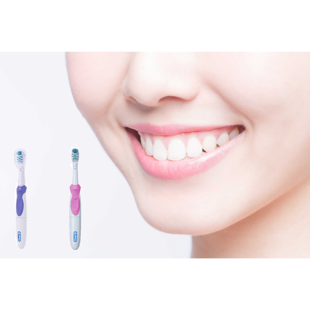 Bàn chải điện đánh răng tự động Oral B 3D White sử dụng pin người lớn giúp làm sạch nhanh mảng bám