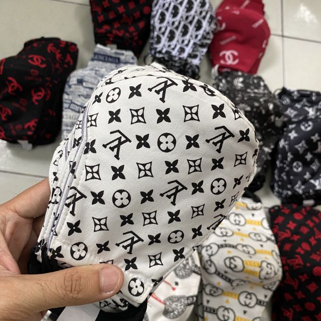 Khẩu trang thương hiệu 2 lớp (mẫu ngẫu nhiên)