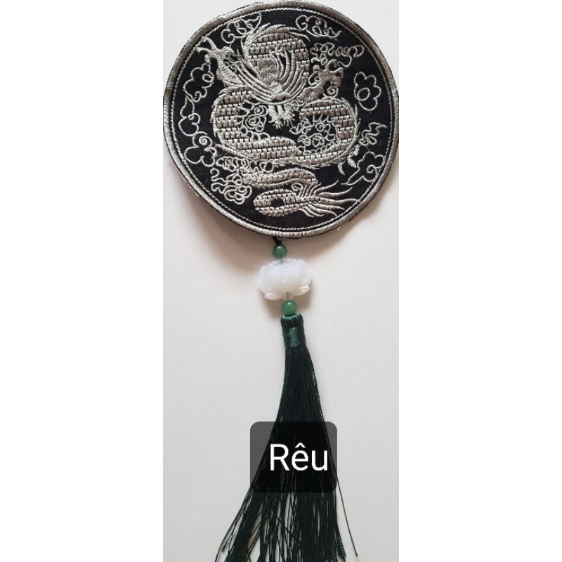 Hình thêu họa tiết cổ trang