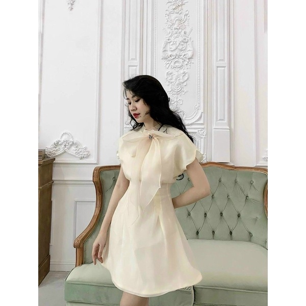 đầm tơ nơ ngực