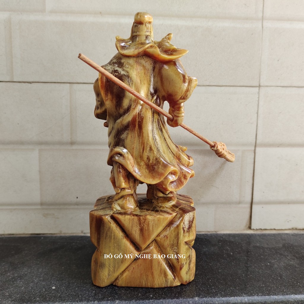 Tượng quan công gỗ huyết long