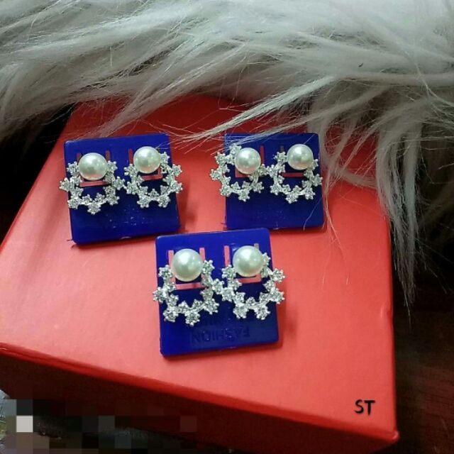 Bông tai bạc gắn trai