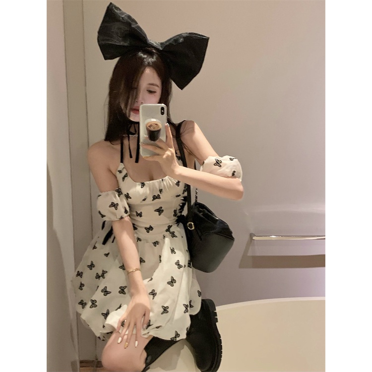 QKOOLE  Đầm Dây Họa Tiết Hoa Và Bướm Phong Cách Hàn Quốc