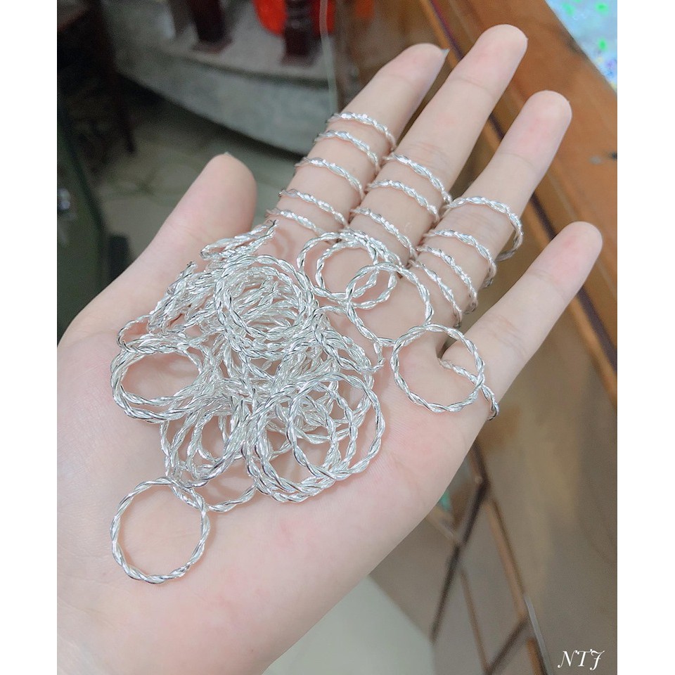 Sale kịch sàn nhẫn xoắn nữ bạc ta 60k
